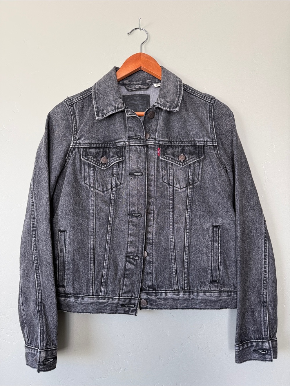 Levi's Women's Charcoal Black Washed Denim Trucker Jacket
